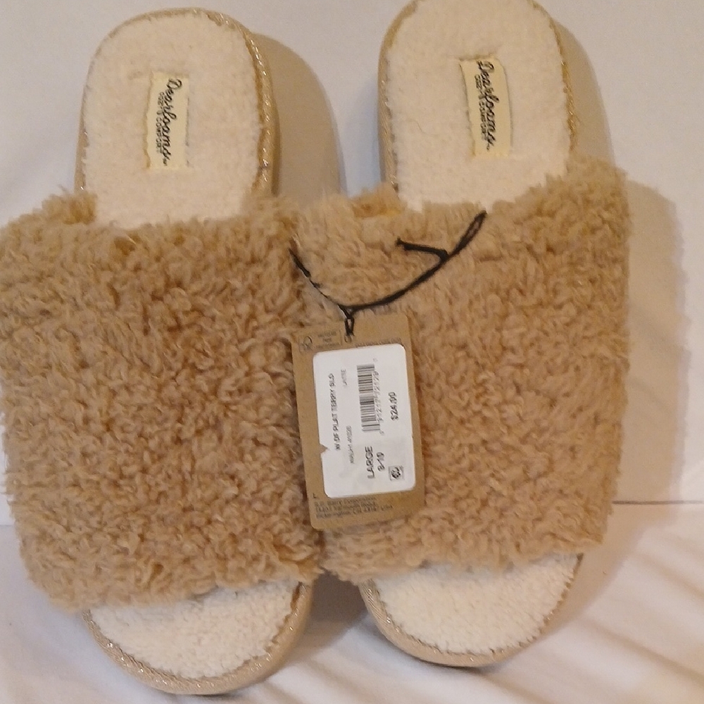 Dearfoams Tan Fuzzy Slippers